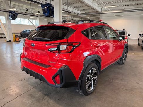 Used 2025 Subaru Crosstrek 2.0i Premium image 3
