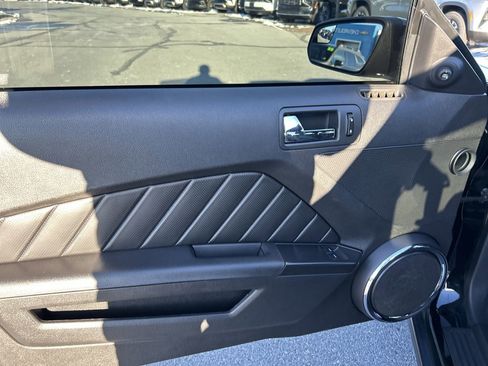 Used 2011 Ford Mustang GT Premium image 17