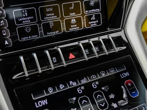 Used 2021 Lamborghini Urus AWD/4WD image 68