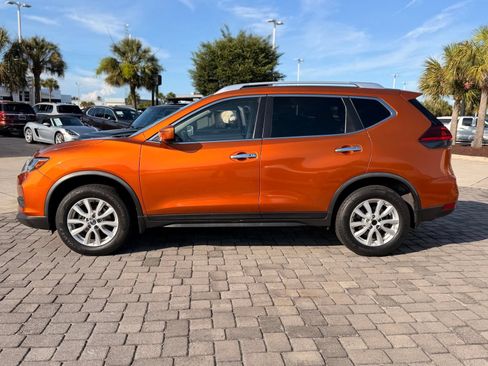 Used 2019 Nissan Rogue SV AWD/4WD image 11