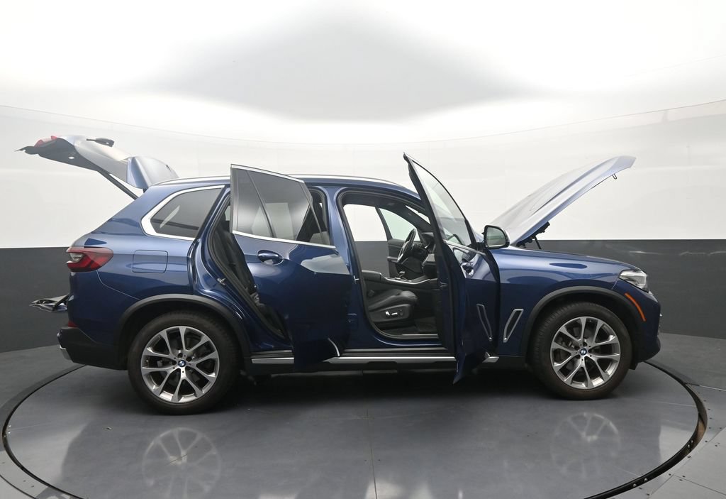 Used 2022 BMW X5 xDrive40i w/ Premium Package AWD/4WD image 44