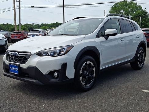 Used 2023 Subaru Crosstrek 2.0i Premium AWD/4WD image 3