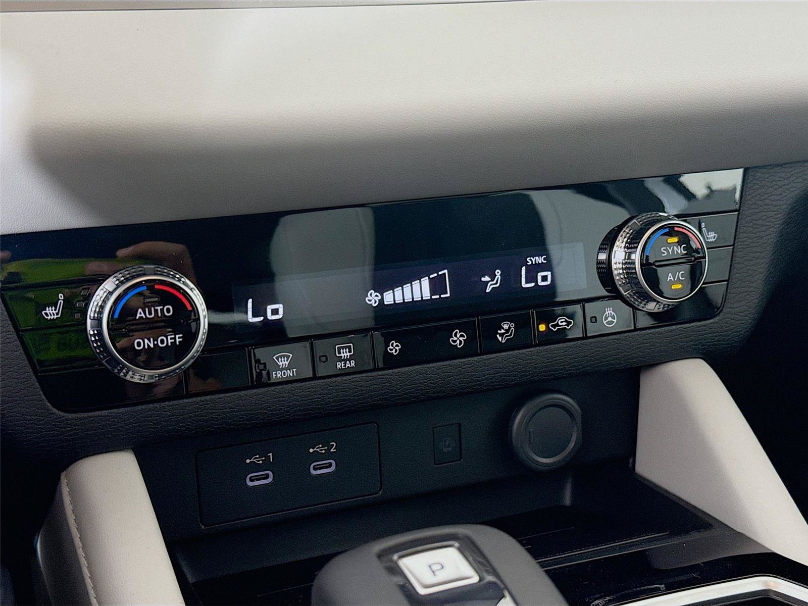 New 2026 Mitsubishi Outlander SE FWD image 14