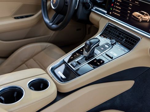 Certified 2022 Porsche Panamera image 54