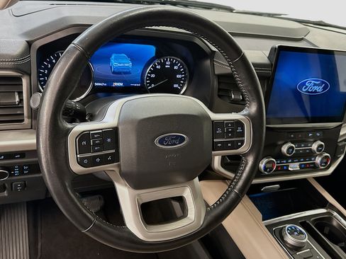 Used 2024 Ford Expedition Max XLT image 18