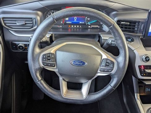 Certified 2022 Ford Explorer XLT w/ Equipment Group 202A image 15
