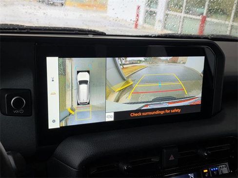 Certified 2024 Toyota Land Cruiser image 18