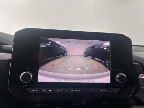 Used 2022 Nissan Pathfinder SV image 19