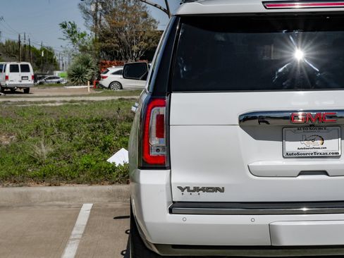 Used 2018 GMC Yukon Denali RWD image 58