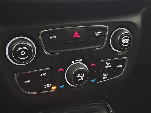 Used 2021 Jeep Compass Latitude w/ Sun and Sound Group FWD image 22