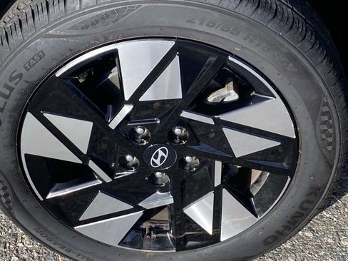 Used 2025 Hyundai Kona SEL image 27