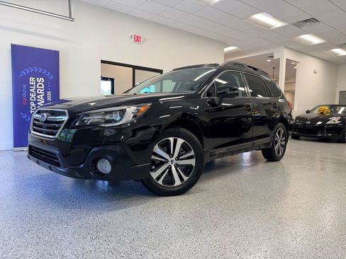 Used 2019 Subaru Outback 3.6R Limited w/ Popular Package #2 AWD/4WD image 2
