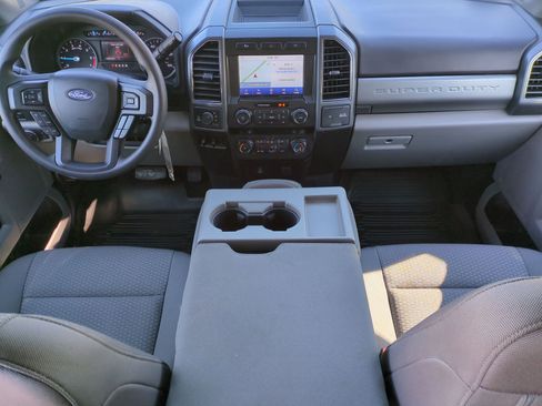 Used 2022 Ford F250 XLT w/ XLT Premium Package image 16