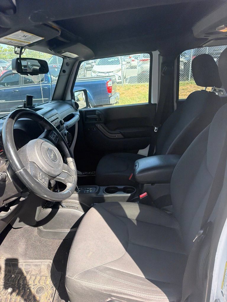 Used 2017 Jeep Wrangler Unlimited Sport AWD/4WD image 4