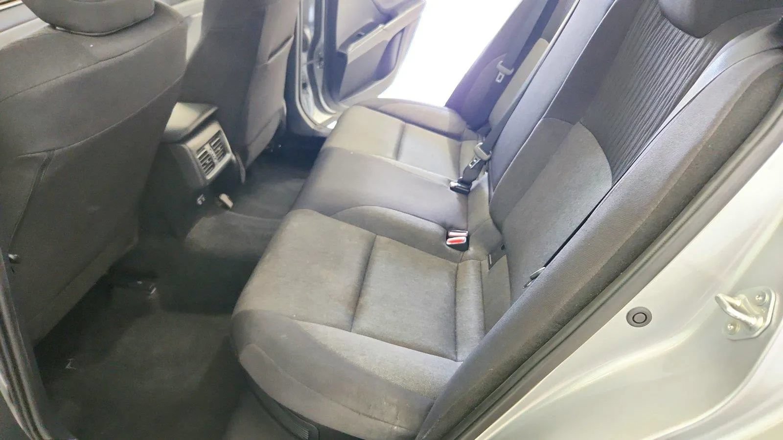 Used 2025 Toyota Camry LE FWD image 25