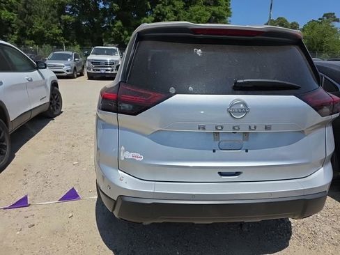 Used 2025 Nissan Rogue S FWD image 7