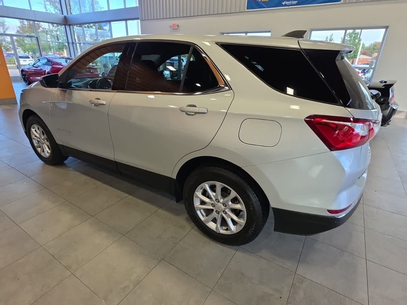 Used 2020 Chevrolet Equinox LT w/ Driver Convenience Package FWD image 18