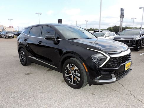 Used 2025 Kia Sportage EX FWD image 3