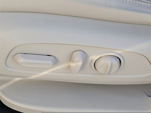 Used 2023 Buick Enclave Essence w/ Experience Buick Package image 21