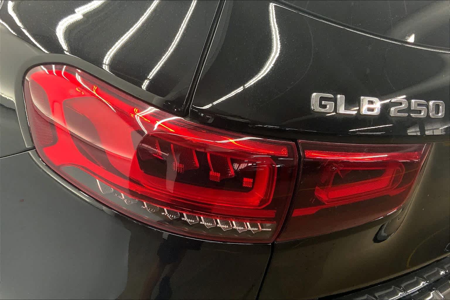 Used 2020 Mercedes-Benz GLB 250 image 28