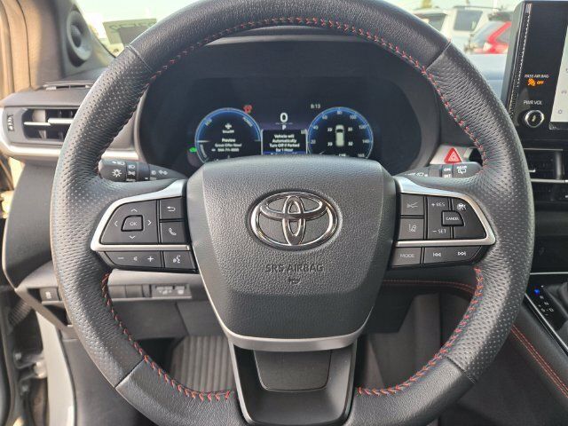 Used 2025 Toyota Sienna XSE w/ XSE Plus Package AWD/4WD image 23