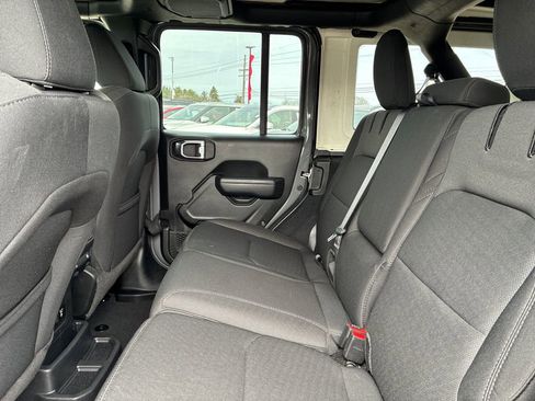 Used 2023 Jeep Wrangler Unlimited w/ Sun & Screen Package image 16