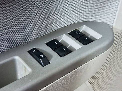 Used 2011 Ford Escape XLT image 26