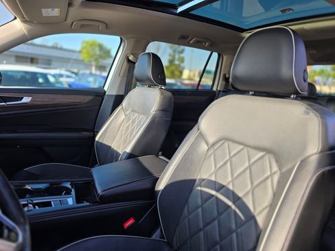 Used 2024 Volkswagen Atlas SEL Premium R-Line image 18