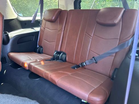 Used 2015 Cadillac Escalade ESV Premium AWD/4WD image 17