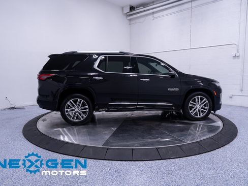 Used 2023 Chevrolet Traverse High Country image 38