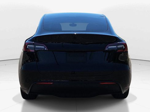 Used 2023 Tesla Model Y Long Range image 4