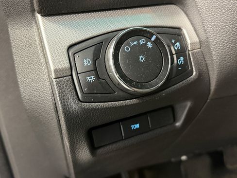 Used 2015 Ford Explorer XLT w/ Equipment Group 201A AWD/4WD image 18