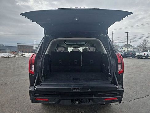 Used 2025 Ford Expedition Active image 30