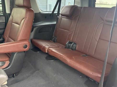 Used 2020 Chevrolet Suburban Premier w/ Premier Plus Edition image 26