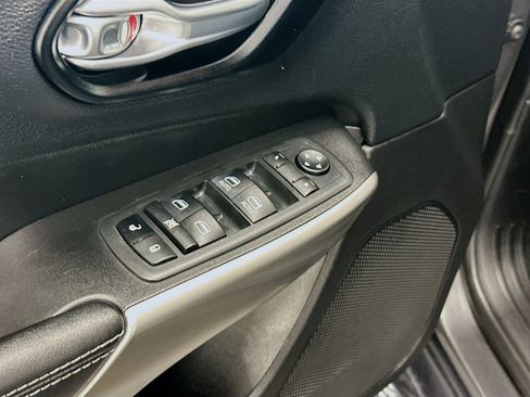 Used 2021 Jeep Cherokee Latitude Lux 80th Anniv w/ Quick Order Package 2YU 80th AWD/4WD image 15
