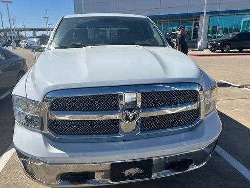 Used 2018 RAM 1500 SLT image 14