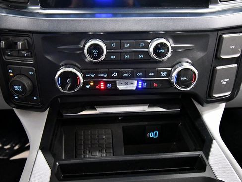 Used 2024 Ford F350 Limited image 26