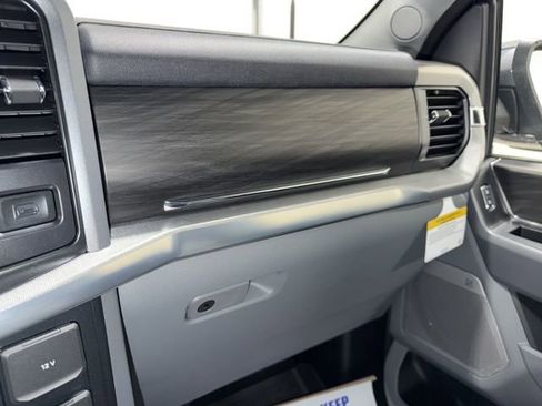 New 2025 Ford F150 Lariat w/ Equipment Group 502A High image 31