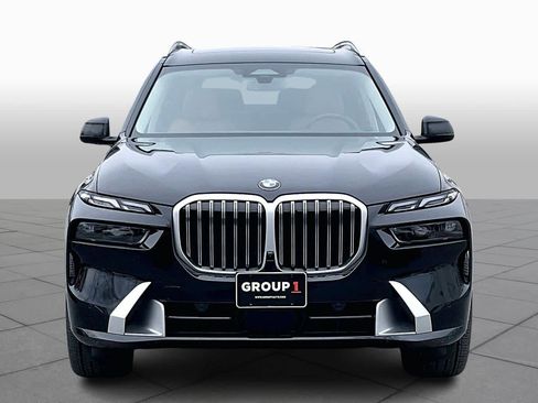 Used 2025 BMW X7 xDrive40i w/ Premium Package image 4