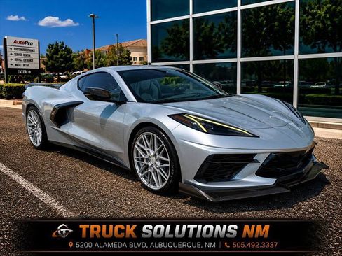 Used 2021 Chevrolet Corvette Stingray Premium Cpe w/ Z51 Performance Package RWD image 1