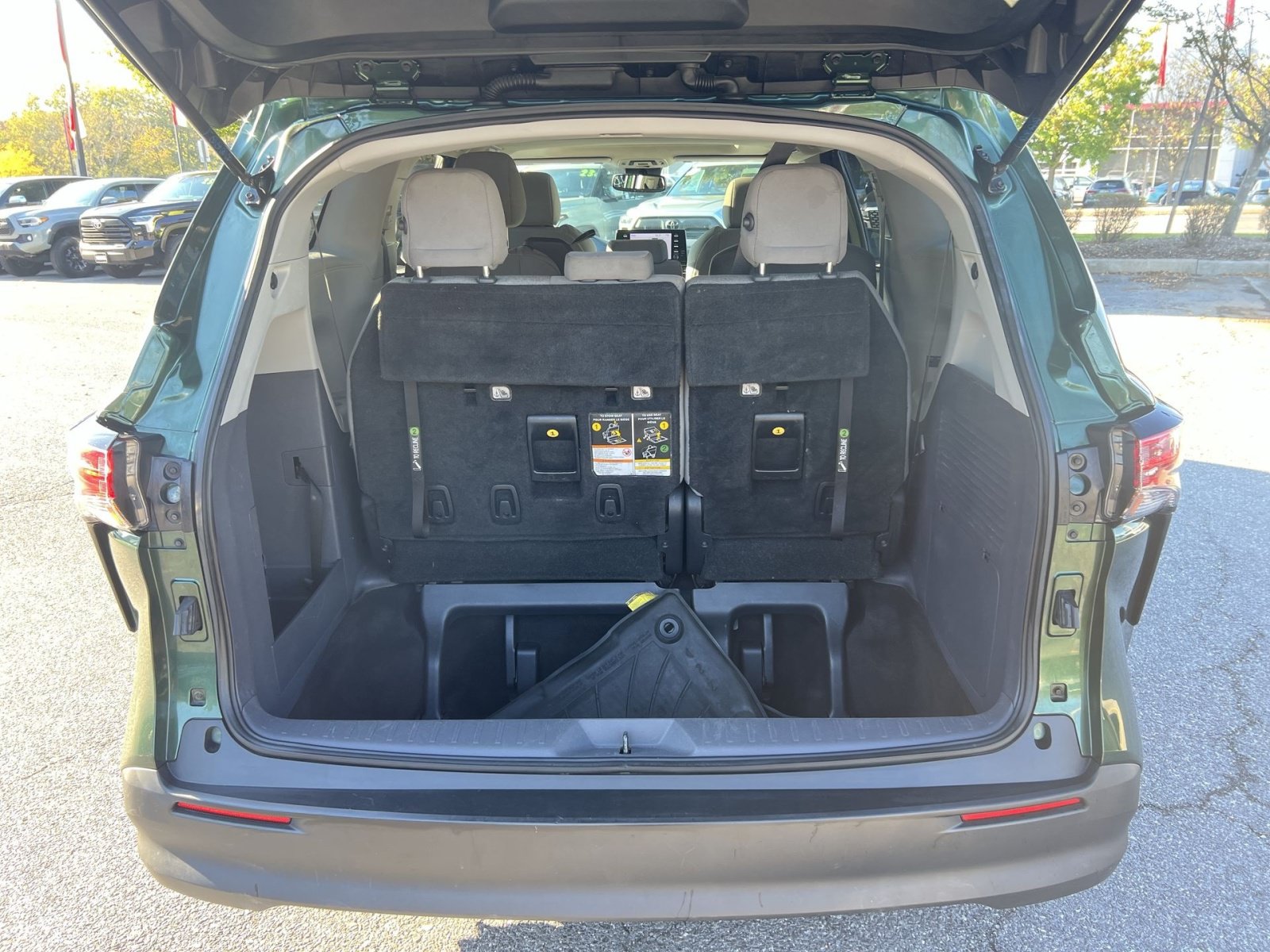 Used 2022 Toyota Sienna LE w/ LE Plus Package AWD/4WD image 26