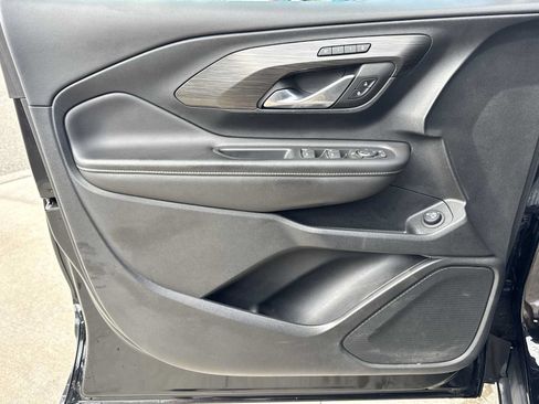 Used 2022 GMC Terrain SLT w/ Tech Package FWD image 39
