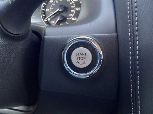 Used 2024 Nissan Armada Platinum image 27