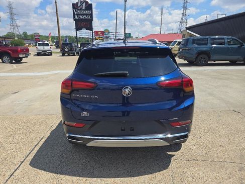 Used 2022 Buick Encore GX Essence w/ Advanced Technology Package FWD image 6