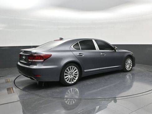 Used 2017 Lexus LS 460 AWD w/ Comfort Package image 7