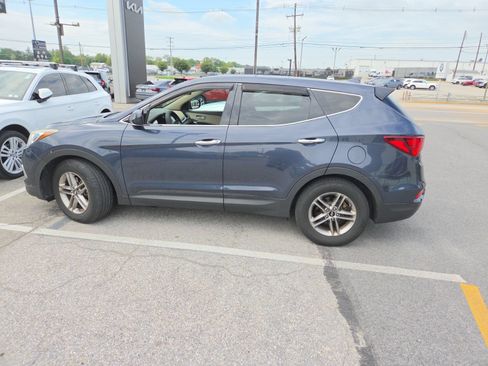 Used 2017 Hyundai Santa Fe Sport FWD image 4