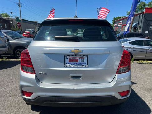 Used 2018 Chevrolet Trax LS FWD image 10