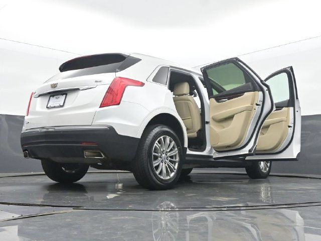 Used 2017 Cadillac XT5 Luxury w/ Driver Awareness Package AWD/4WD image 57