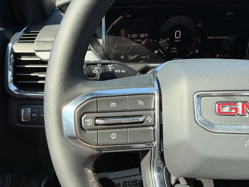 Used 2025 GMC Acadia Elevation image 27