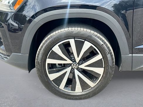 Used 2023 Volkswagen Taos SE AWD/4WD image 18